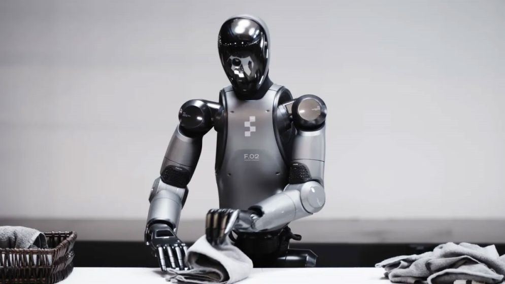 চীনে রোবট বিপ্লব: কেন এত দ্রুত শিল্প বৃদ্ধি পেল